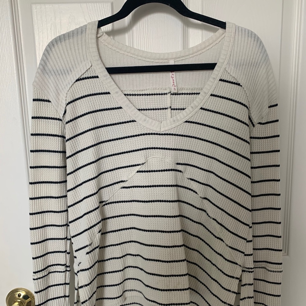 Waffle Knit stripe v neck shirt